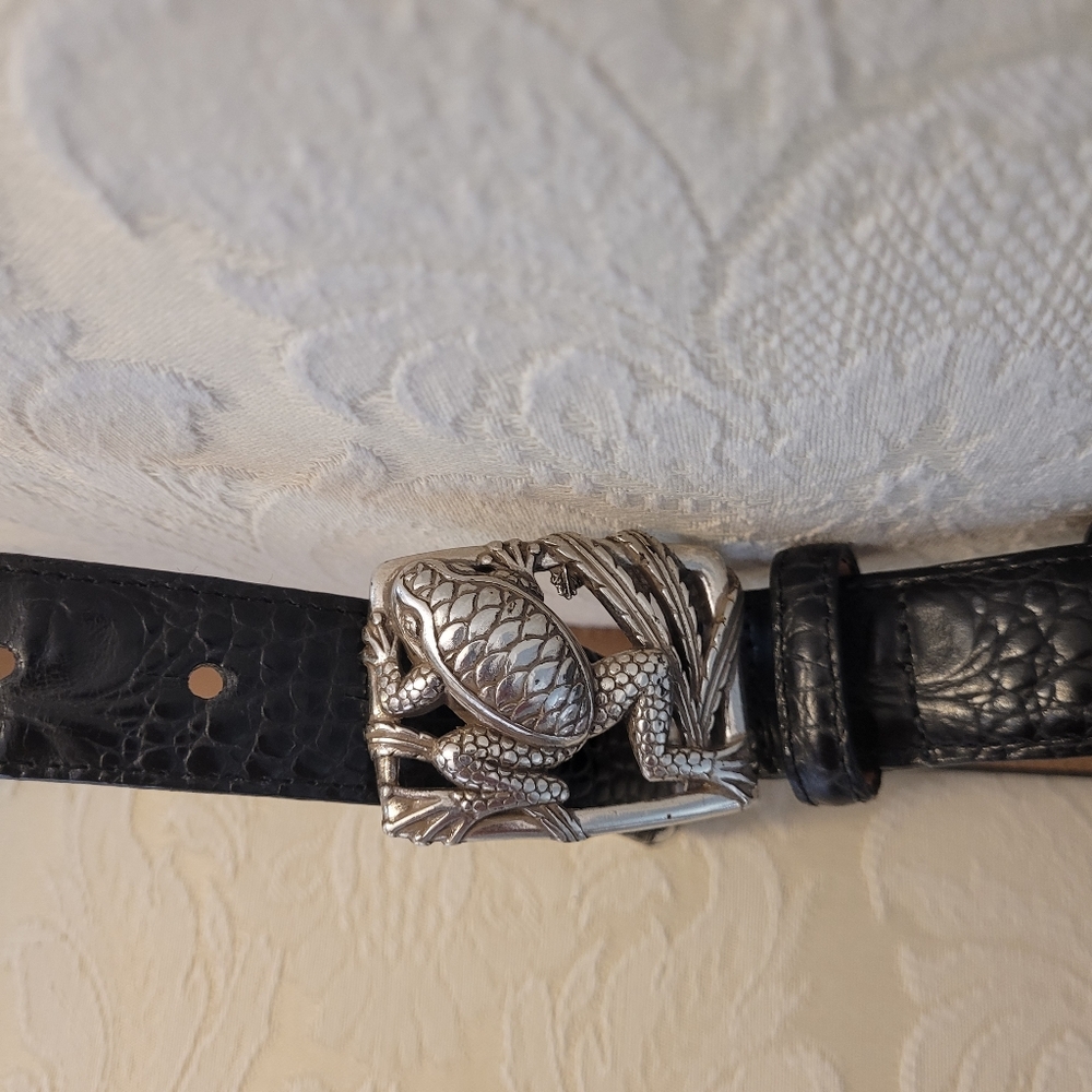 SOLD. Pre-owned Brighton Belt With silver frog Buckle.  Size M/30. In excellent